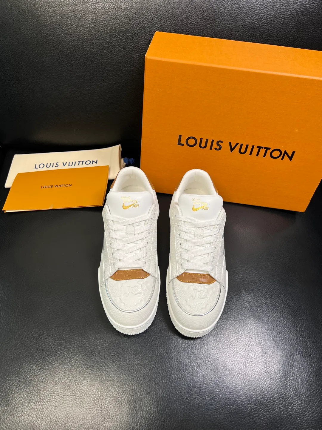 Men's shoes 💰840 Lv high quality top crafts Louis Vuitton, sports sneakers counter synchronization, uppers imported from Italy, high-quality splicing colorful complex crafts, imported mesh pads soft and comfortable, soles: original soles specially provided by the original factory, T men's shoes 💰U exclusive movable molded soles super comfortable, original factory single goods, code number 39-44 (customized 38 45)